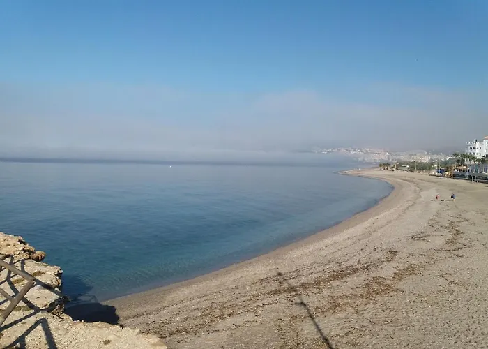 Playa Torrecilla Piscina Centro 2 Nerja