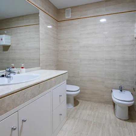 Playa Torrecilla Piscina Centro 2 * Нерха